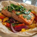 30-Minute Garlic-Ginger Salmon en Papillote